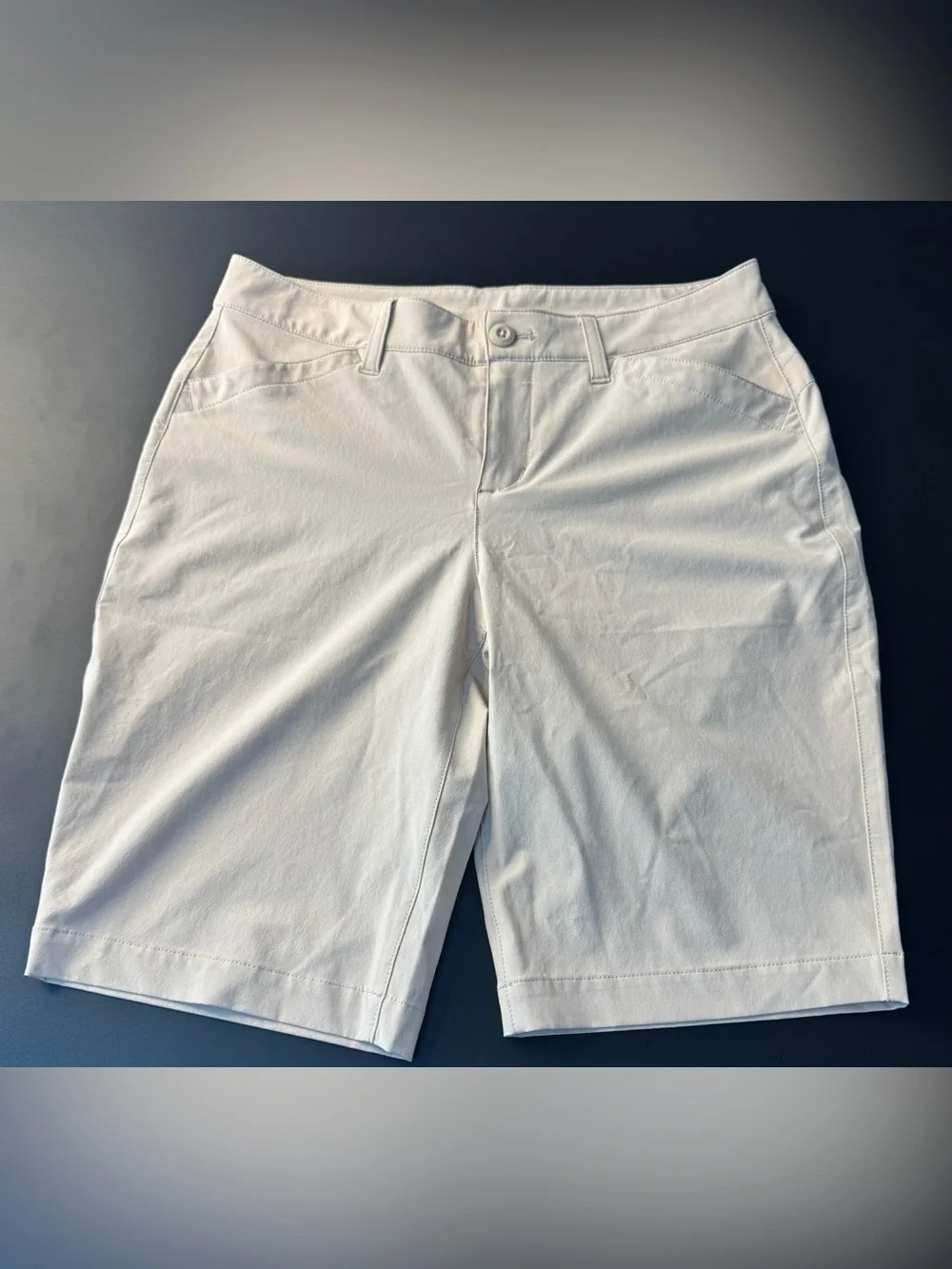Eddie Bauer Women's Khaki Stretch Bermuda Shorts Size 4